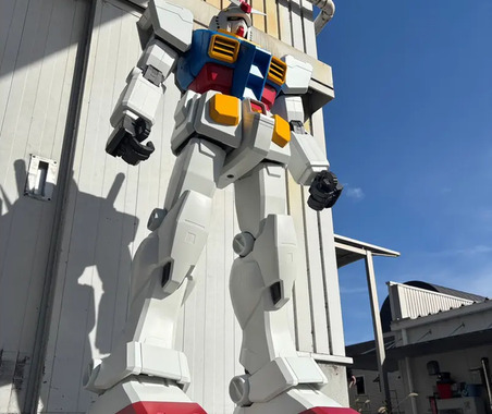 「福山SAにガンダム立っちゃった」西日本初、12分の1サイズ立像が話題に 画像