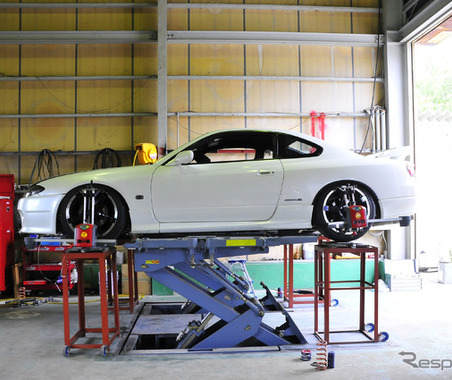 足まわりの基本！ ゴムブッシュのねじれを消す「1G締め直し」～カスタムHOW TO～ 画像