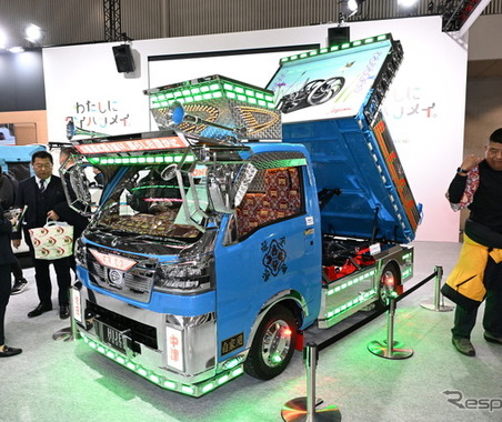 ダイハツが軽トラで「本気のデコトラ」を作ってみた。公道走行は…東京オートサロン2026 画像