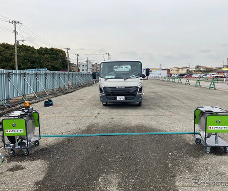 建設現場のタイヤ洗浄を自動化、レンタルのニッケンが「スマートウォッシュゲート」開発 画像