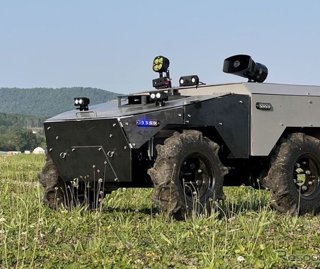 遠隔操縦可能な無人陸上車両「機動警備ドローン」、害獣・不審者対策や無人見回りに…最大斜度30度の法面走行も 画像