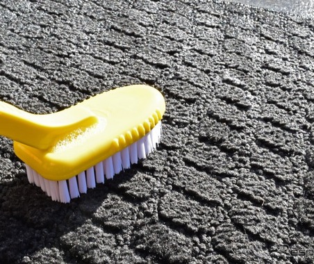 洗車のついでに「フロアマットを洗う」だけで車内の快適性が上がる～Weeklyメンテナンス～ 画像