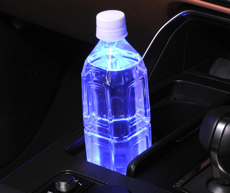ドリンクが照明に、車内をスタイリッシュに演出、カーメイト「ブラング LEDコースター」発売 画像