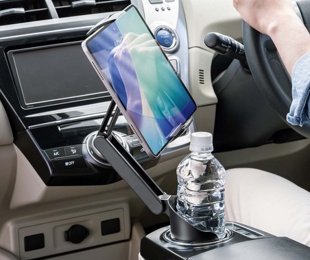 ドリンクもスマホもどっちも置ける！ サンワサプライ、“ドリンクホルダーに差し込むだけ”の車載ホルダー発売 画像