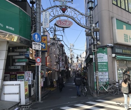 狭い道！ 車幅制限2.0mの謎、ここでその数字が？…東京都中野区 画像