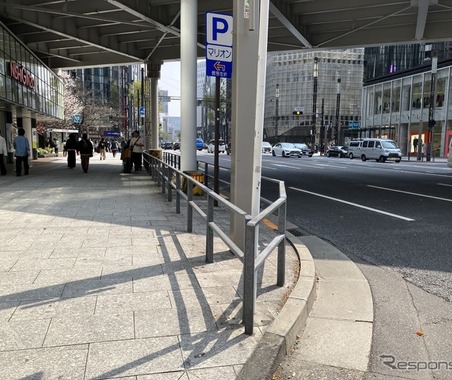 ガードレールが変！ 二重になっているのは何のために？…東京・西銀座 画像