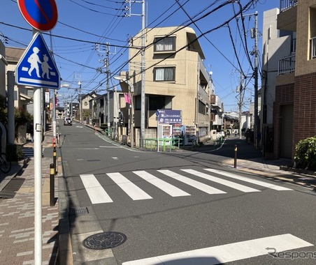 ガードレールが変！ 小竹トライアングル…東京練馬 画像