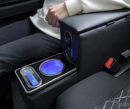 5秒で設置完了、『アトレー/ハイゼットカーゴ』系列専用「LEDコンソールボックス」登場 画像
