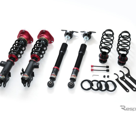 『カローラクロスハイブリッド』をスタイリッシュにローダウン！ ブリッツの車高調キット「DAMPER ZZ-R」発売 画像