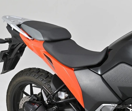 スズキ『Vストローム250SX』を快適ローダウン！ 　デイトナ、ゲル入りローダウンシート発売 画像