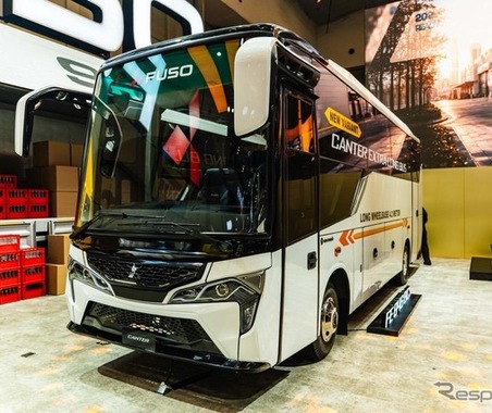 小型トラック「キャンター」ベース、三菱ふそうが新型バス発表…インドネシア展示会 GIIAS 2026 画像