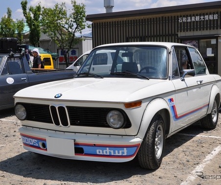 【石和温泉郷クラシックカーフェス2017】BMW2002ターボ やリンカーン コンチネンタルなどの外国車 画像