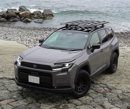 ライノラック、新型トヨタ『RAV4』専用ルーフラックキット発売…ボルトオン取付で高さを抑えた設計 画像