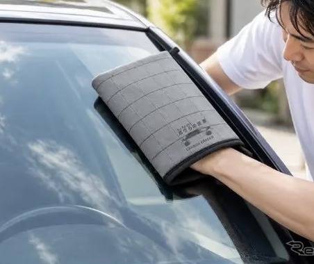 車の窓を手のひらで磨く感覚「カーボンイレイサーミット」、ファンタベースが応援購入開始 画像