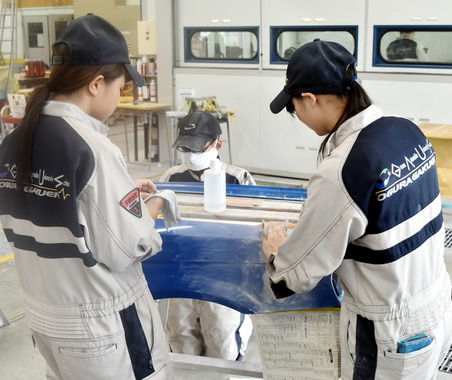 【自動車整備学校の今を追う ~最終回~】これも時代の流れ? “整備女子”が学校に増える理由 画像