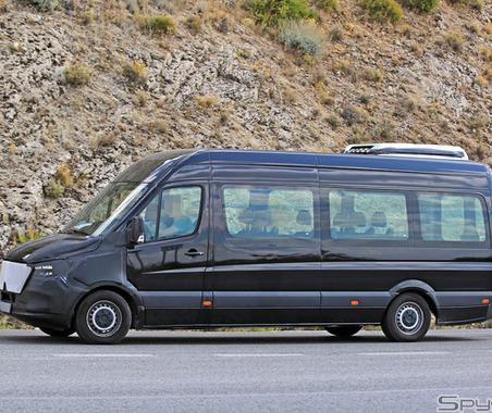 走るプライベートジェットだ!メルセデス超豪華ミニバン、次世代型がすごい 画像