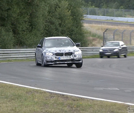 【動画】BMW5シリーズ・ツーリング次世代型、迫力のニュル高速テストを追う！ 画像