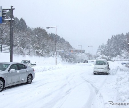 道路の吹雪視程の判定をAIで自動化、約9割の精度に成功 画像