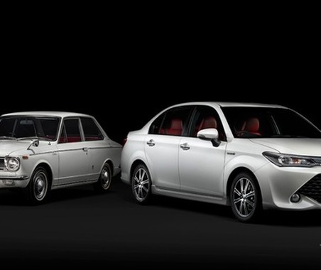 トヨタ カローラ 生誕50年記念特別仕様車を発売…初代の赤シートを再現 画像