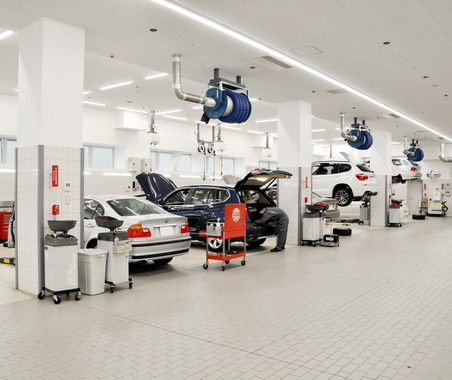 【国内最大！ BMW新サービス拠点に潜入】その4　整備フロア～ワークショップ・部品庫編 画像