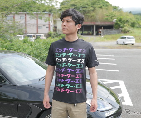 HKSオイルカラーの「KATAKANA BLACK」Tシャツ 画像