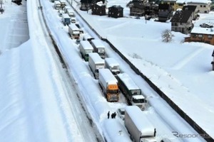 大雪に対する緊急発表…高速道と並行一般道で同時通行止めの可能性　国交省 画像