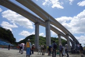 開通前の高速道路本線を歩こう！「新名神高速道路」工事現場見学　3月5日 画像