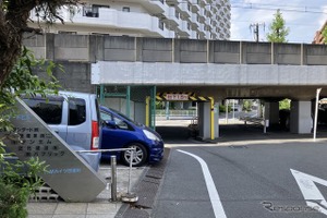 軽ベストセラーは屋根をこする? 桁下1.8mの低いガード…京浜急行・八丁畷 画像