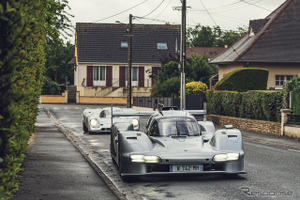ポルシェのレーシングカーで住宅街を走る!? 1台限定、公道走行可能な『963 RSP』を公開 画像