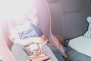 車内での「熱中症」や「キー閉じ込み」は危険…絵本で子どもに注意を促す方法も 画像