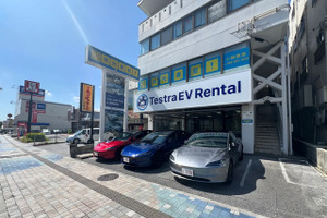 沖縄にテスラ専門レンタカー、那覇空港から5分の立地に開業…「Testra EV Rental」 画像