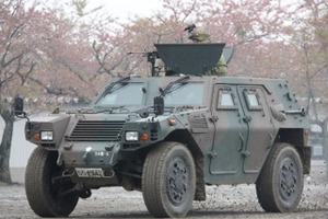 東名EXPASA足柄で自衛隊車両展示…軽装甲機動車や装輪装甲車など　11月2・8日 画像