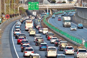 年末年始の高速道路渋滞予測、上下線とも1月2-3日に集中［新聞ウォッチ］ 画像