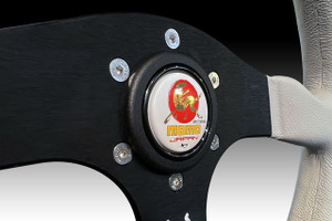 テーマは「馬」、日本限定ステアリング「JAPAN YEAR モデル」199本限定発売…MOMO 画像