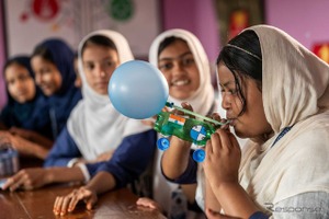 BMWグループとユニセフ、世界5カ国でSTEM教育プログラム「BRIDGE」推進 画像