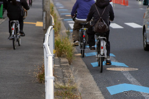 法令違反の自転車と歩行者の事故多発、昨年3200件超、過去20年で最多［新聞ウォッチ］ 画像