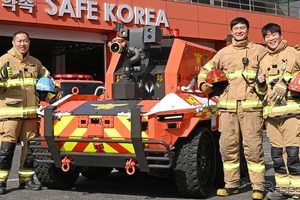 ヒョンデ、消防士の安全を守る無人消防ロボット開発…6輪インホイールモーター装備 画像