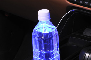 ドリンクが照明に、車内をスタイリッシュに演出、カーメイト「ブラング LEDコースター」発売 画像