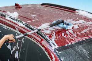 花粉・黄砂対策に特化した「洗車スポンジ」、モップタイプとミトンタイプの2種類を発売 画像