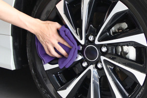 水洗いで汚れが落ちる「ホイール専用クロス」と「超吸水ゼロタオル」発売…カーメイト 画像