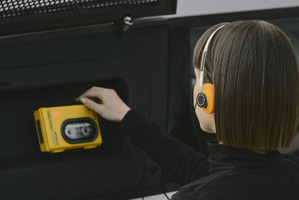 MINI『カントリーマン』に懐かしの“ウォークマン”装備？ 特別な2台のカスタムカーが意味するものは 画像