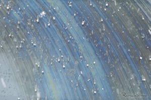 フロントガラスの「油膜取り」で雨の日の視界改善…洗車だけでは落ちない汚れの正しい対策～Weeklyメンテナンス～ 画像