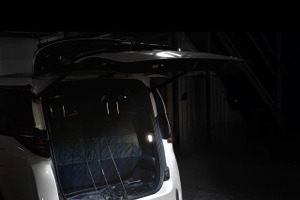 アルファード/ヴェルファイアの荷室をもっと明るくしたいなら…40系向け「LED増設ラゲッジランプ」 画像