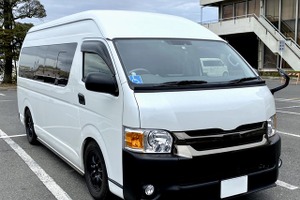車の黒樹脂パーツが白くなる原因と対策、洗車後に差が出るメンテナンス方法 画像