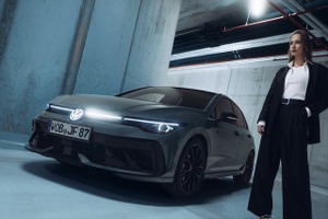 VW・ゴルフRの限定車「Black Edition II」登場…最高速270km/hに引き上げ「R」初採用の専用色　500台限定　789万9000円 画像