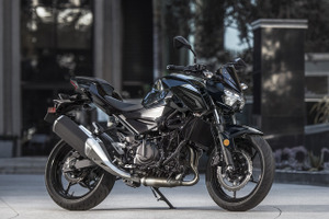 カワサキ、新カラー採用のスーパーネイキッド『Z250』『Z400』2027年モデル発売　70万4000円から 画像
