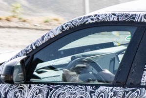 見えた！ BMW『X2』新型は巨大ディスプレイ採用、コックピット全面刷新 画像