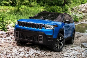 ジープ『チェロキー』新型、2モーターハイブリッド駆動モジュール搭載…アイシンやデンソーが開発　 画像