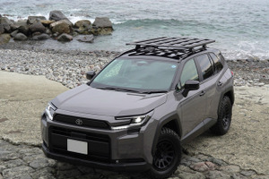 ライノラック、新型トヨタ『RAV4』専用ルーフラックキット発売…ボルトオン取付で高さを抑えた設計 画像