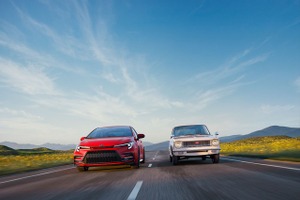 トヨタ『カローラ』、誕生60周年記念車を米国2500台限定発売へ…専用レッドを初設定 画像